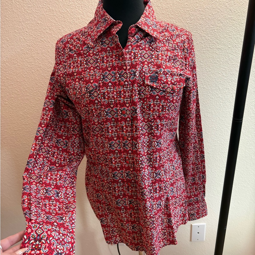 Cinch Women's Red Patterned Button Down Shirt - image 1